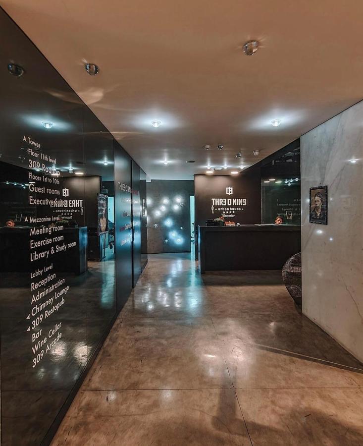 Three O Nine Hotel Бейрут Екстер'єр фото