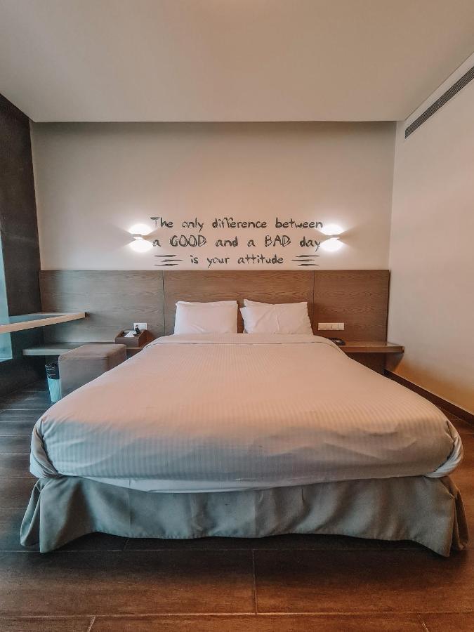Three O Nine Hotel Бейрут Екстер'єр фото